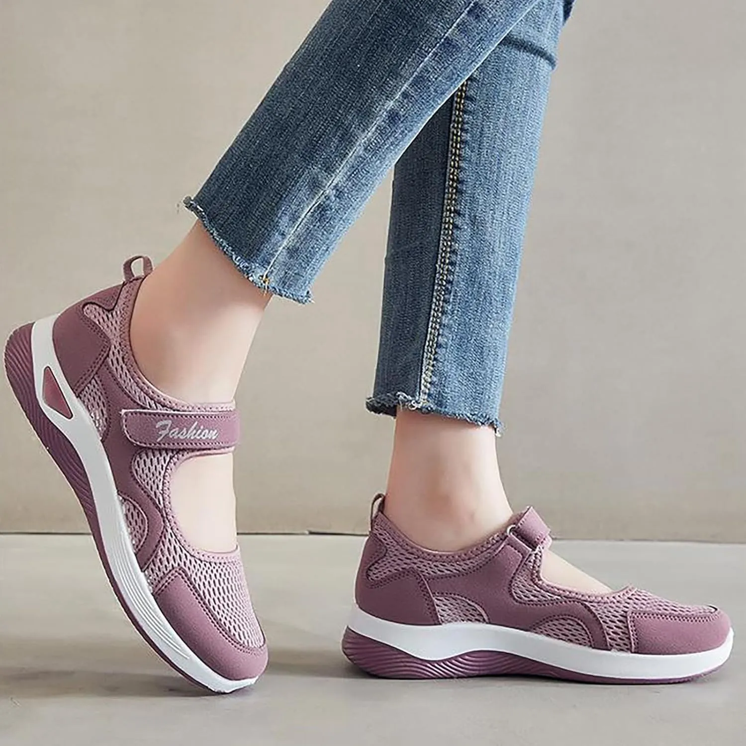 Women's Non Slip Tennis Sneakers Casual Vintage Hook Loop Sneakers Breathable Mesh Workout Shoes Elderly Shoes